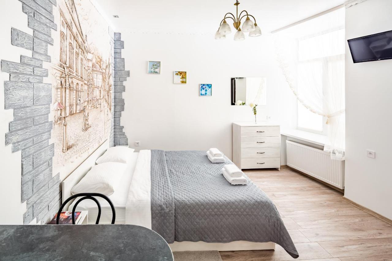 Beautiful Apartments In The Center Lviv Exterior photo